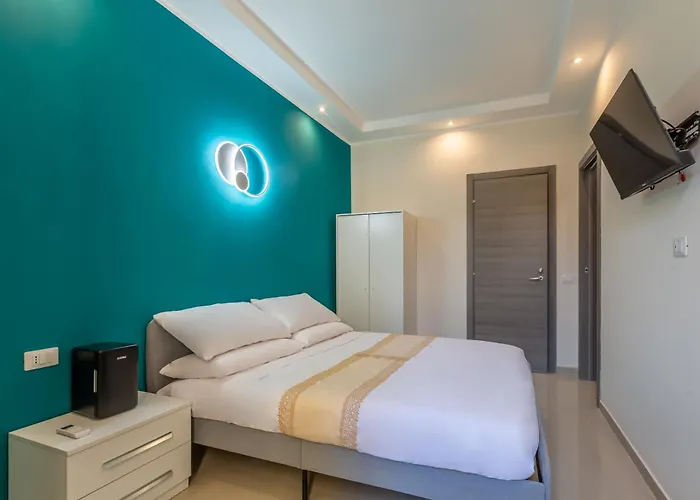 Hyper Lodge Termini