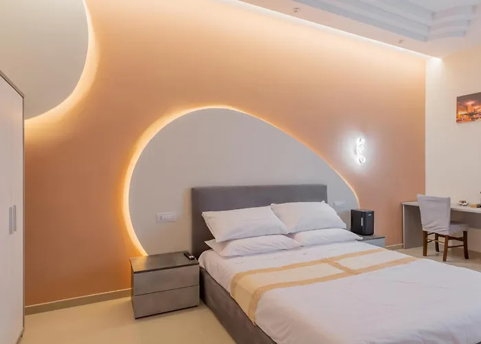 Hyper Lodge Termini