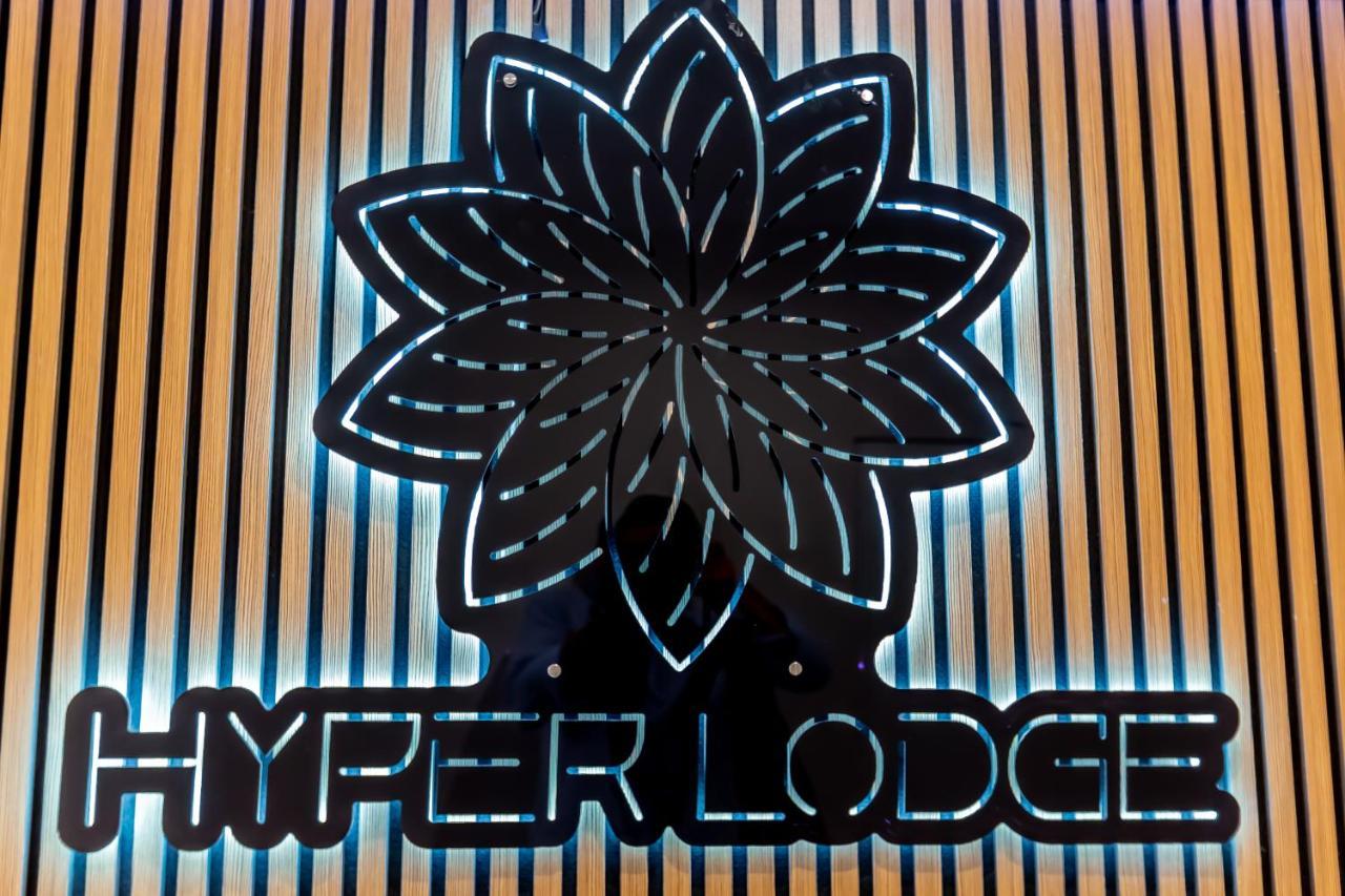 Hyper Termini * Rom